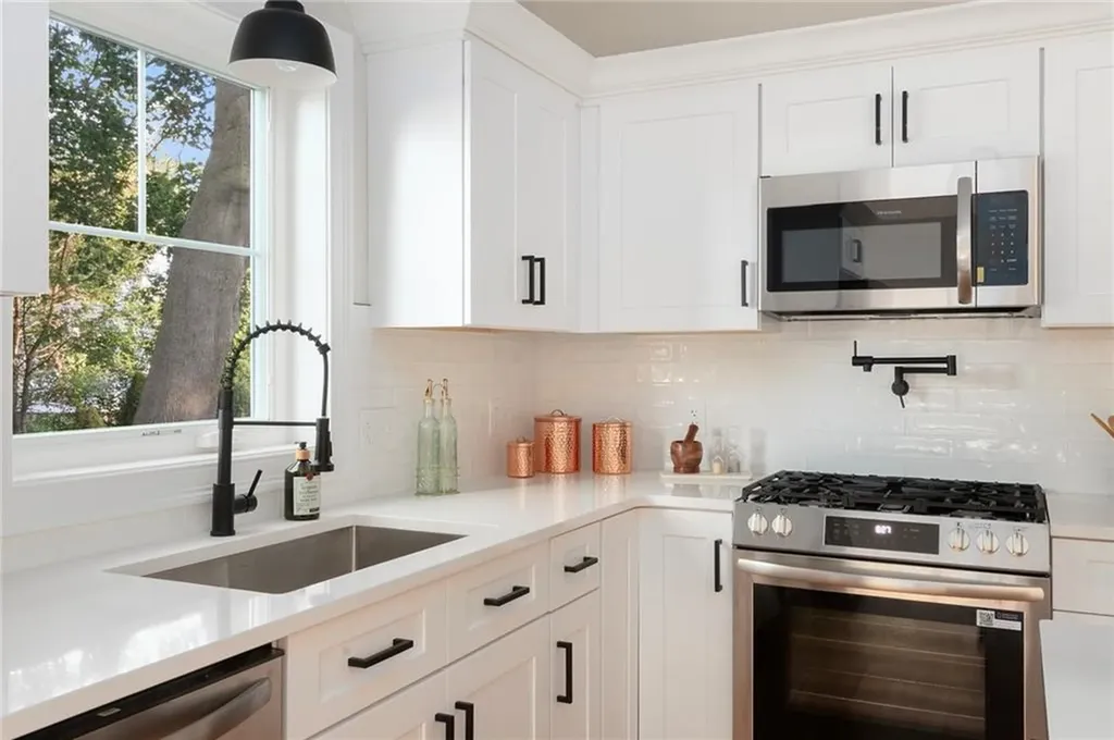 156 Potter Street Cranston RI 02910