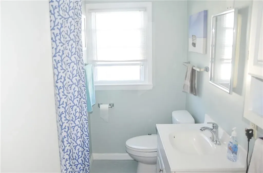 8 Pocono Road Narragansett RI 02882