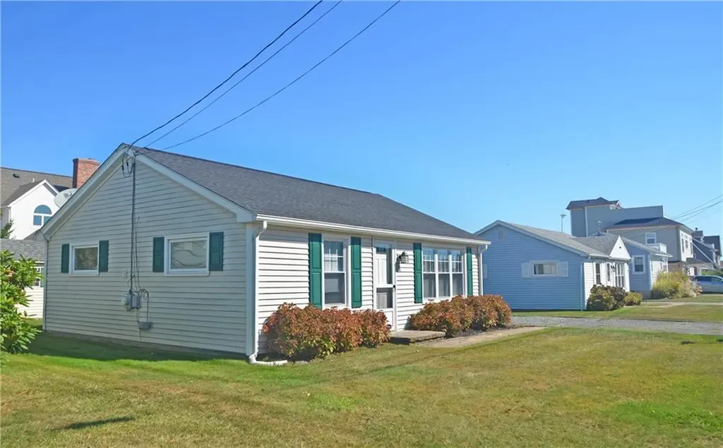 8 Pocono Road Narragansett RI 02882