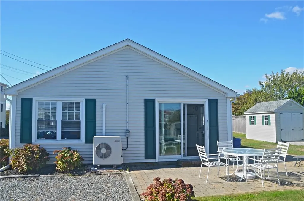 8 Pocono Road Narragansett RI 02882