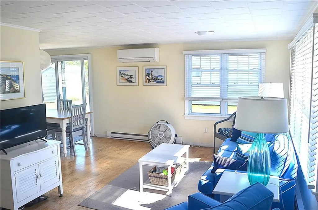 8 Pocono Road Narragansett RI 02882