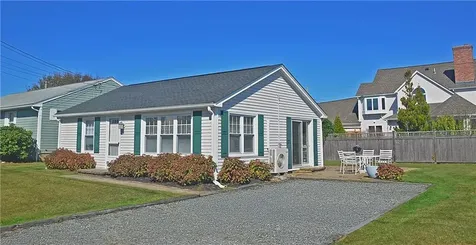 8 Pocono Road Narragansett RI 02882