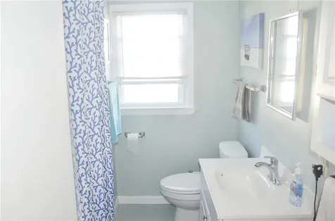 8 Pocono Road Narragansett RI 02882