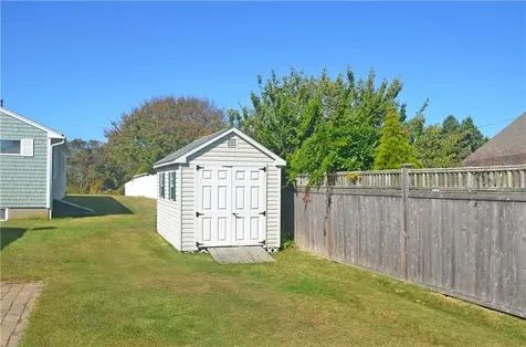 8 Pocono Road Narragansett RI 02882