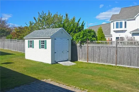 8 Pocono Road Narragansett RI 02882