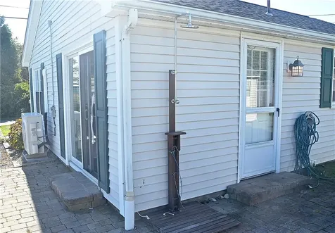 8 Pocono Road Narragansett RI 02882