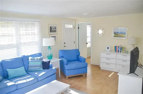 8 Pocono Road Narragansett RI 02882