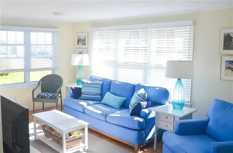 8 Pocono Road Narragansett RI 02882