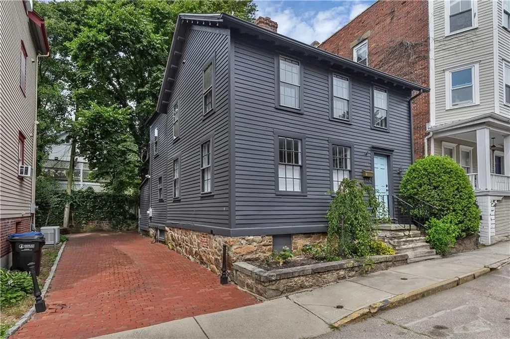 44 William Street Newport RI 02840