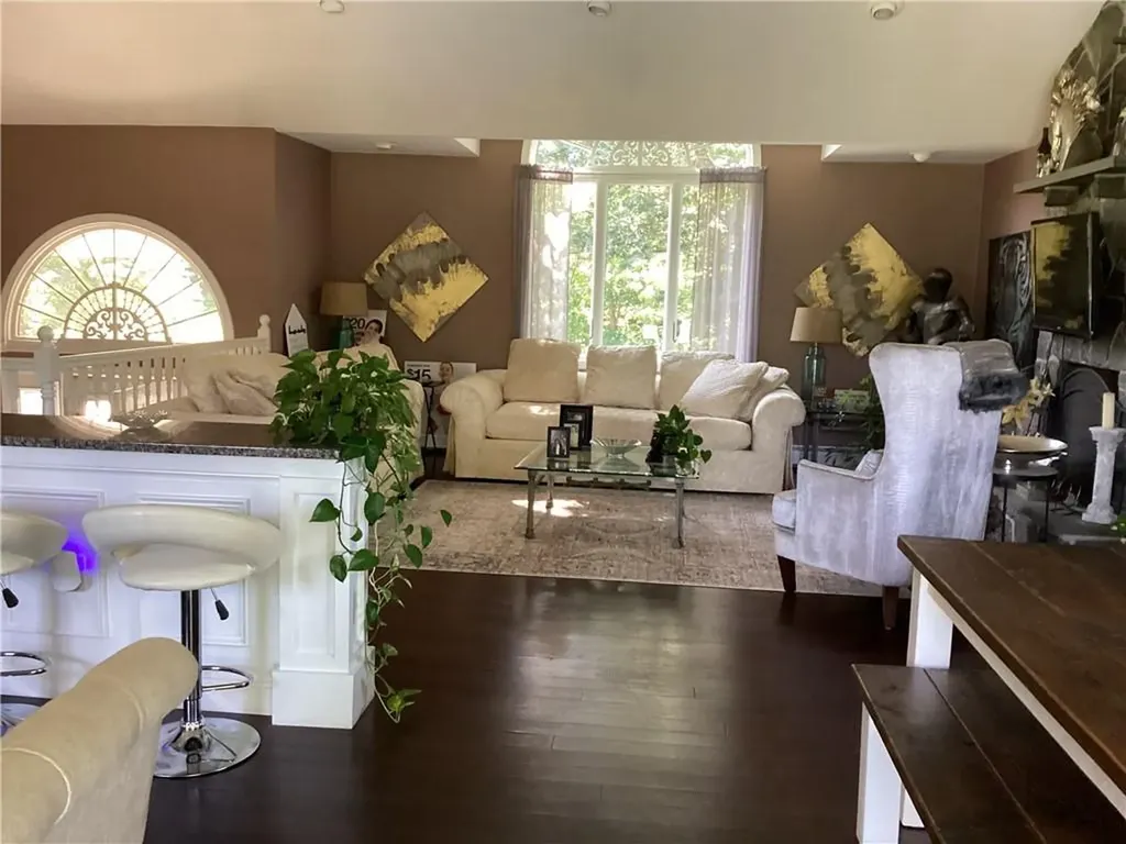 7 1/2 Taylor Road Johnston RI 02919