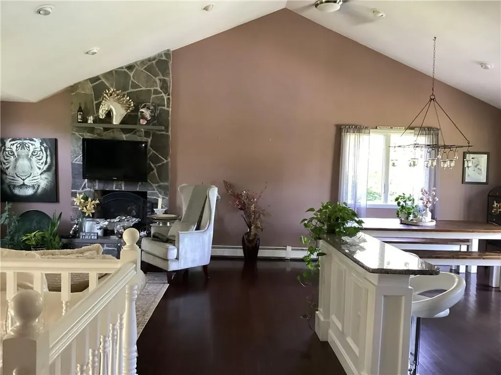 7 1/2 Taylor Road Johnston RI 02919