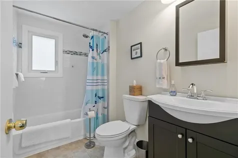 59 Berkley Avenue Portsmouth RI 02871