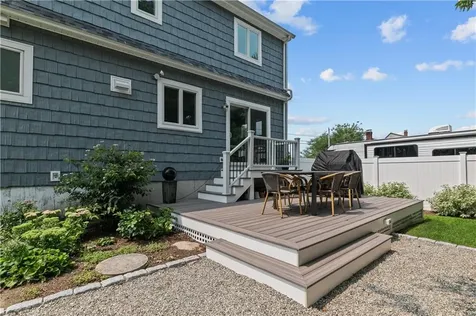 59 Berkley Avenue Portsmouth RI 02871