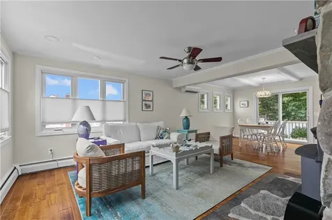 59 Berkley Avenue Portsmouth RI 02871