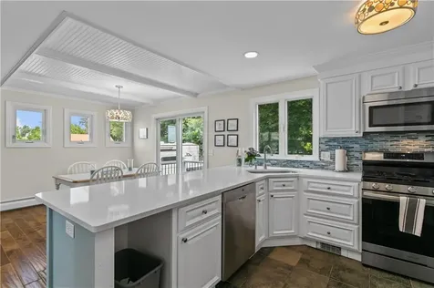 59 Berkley Avenue Portsmouth RI 02871