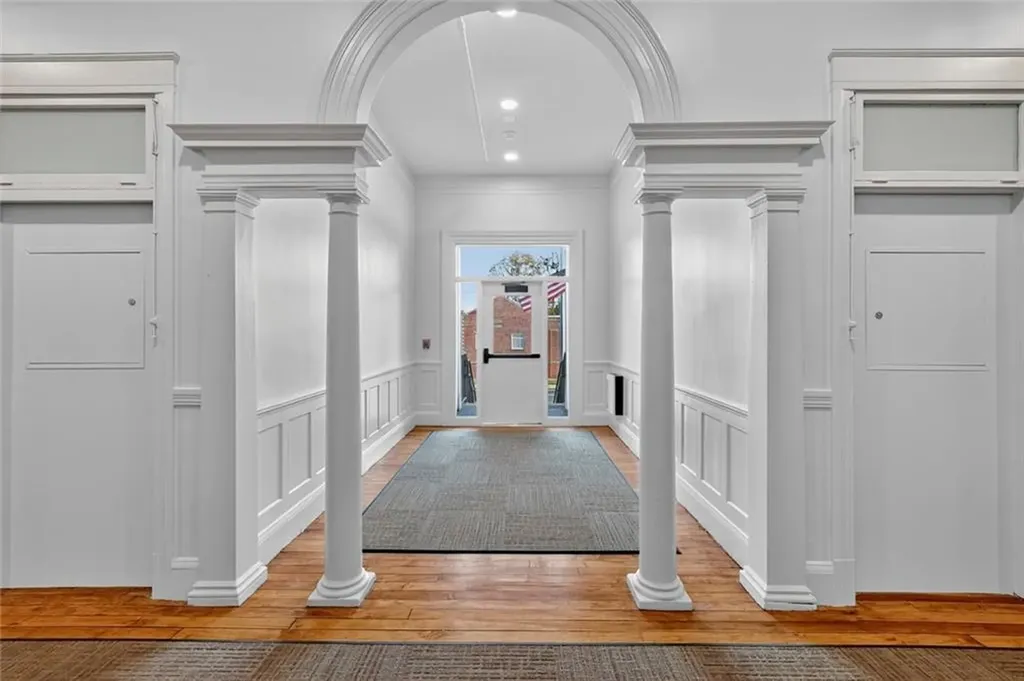 1624 Lonsdale Avenue Lincoln RI 02865