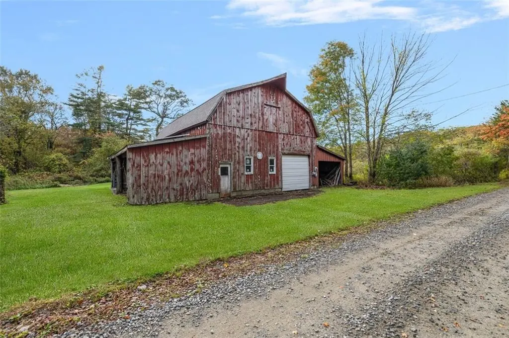 11 Briggs Road Foster RI 02825