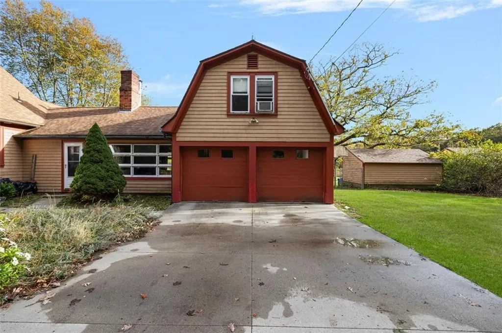 11 Briggs Road Foster RI 02825