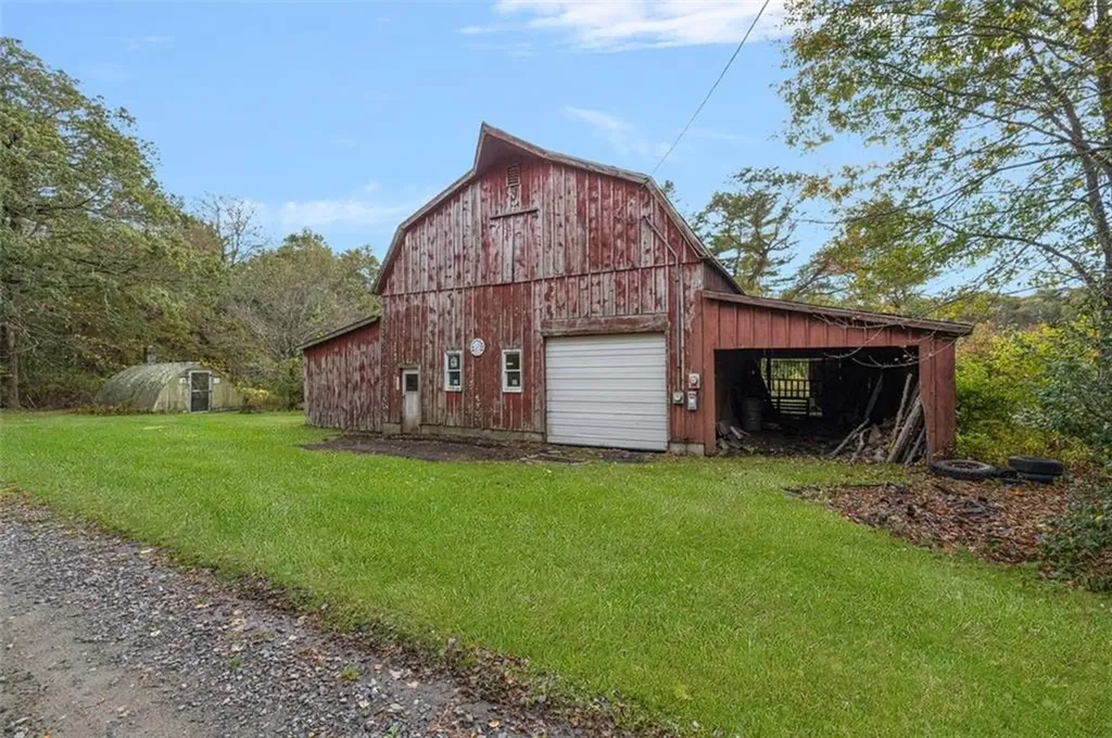 11 Briggs Road Foster RI 02825