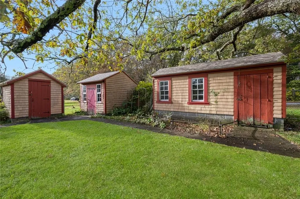 11 Briggs Road Foster RI 02825