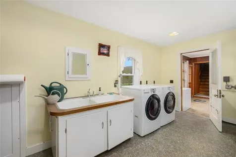 11 Briggs Road Foster RI 02825