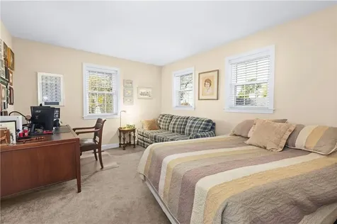 119 Corey Lane Middletown RI 02842