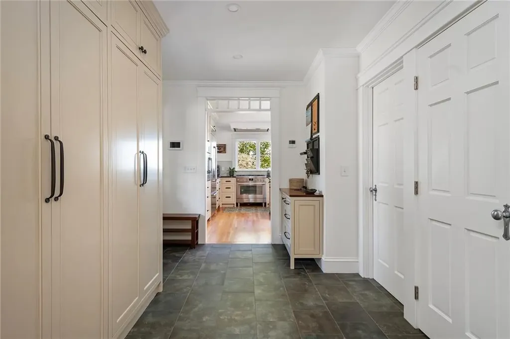 140 Aldrich Avenue Warwick RI 02889