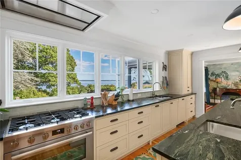 140 Aldrich Avenue Warwick RI 02889