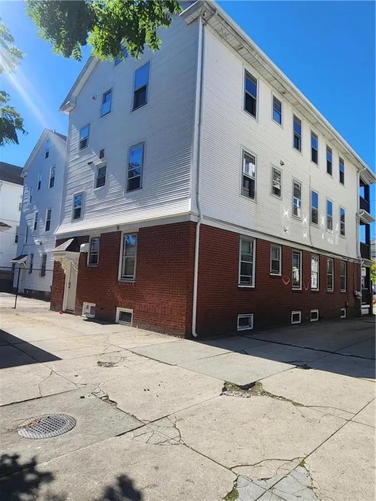 49 51 Pembroke Avenue Providence RI 02908