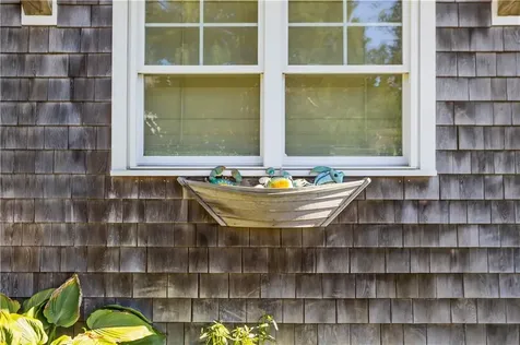 4 Tony Street Tiverton RI 02878