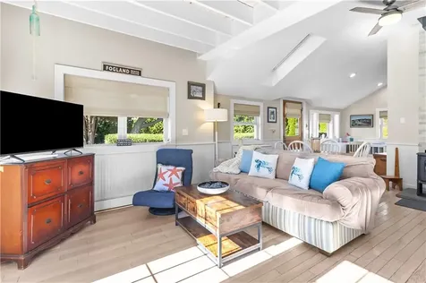 4 Tony Street Tiverton RI 02878