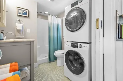 4 Tony Street Tiverton RI 02878