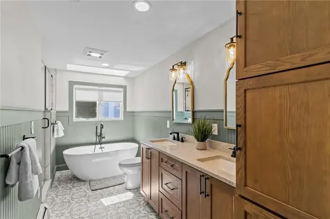 1121 Tillinghast Road East Greenwich RI 02818