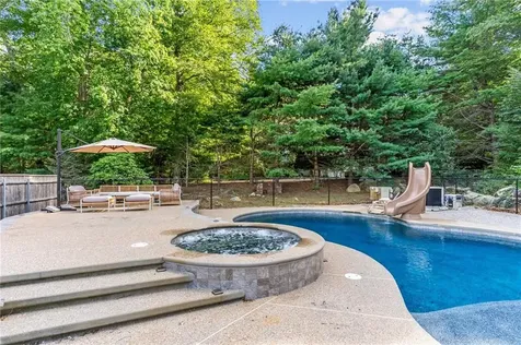 1121 Tillinghast Road East Greenwich RI 02818