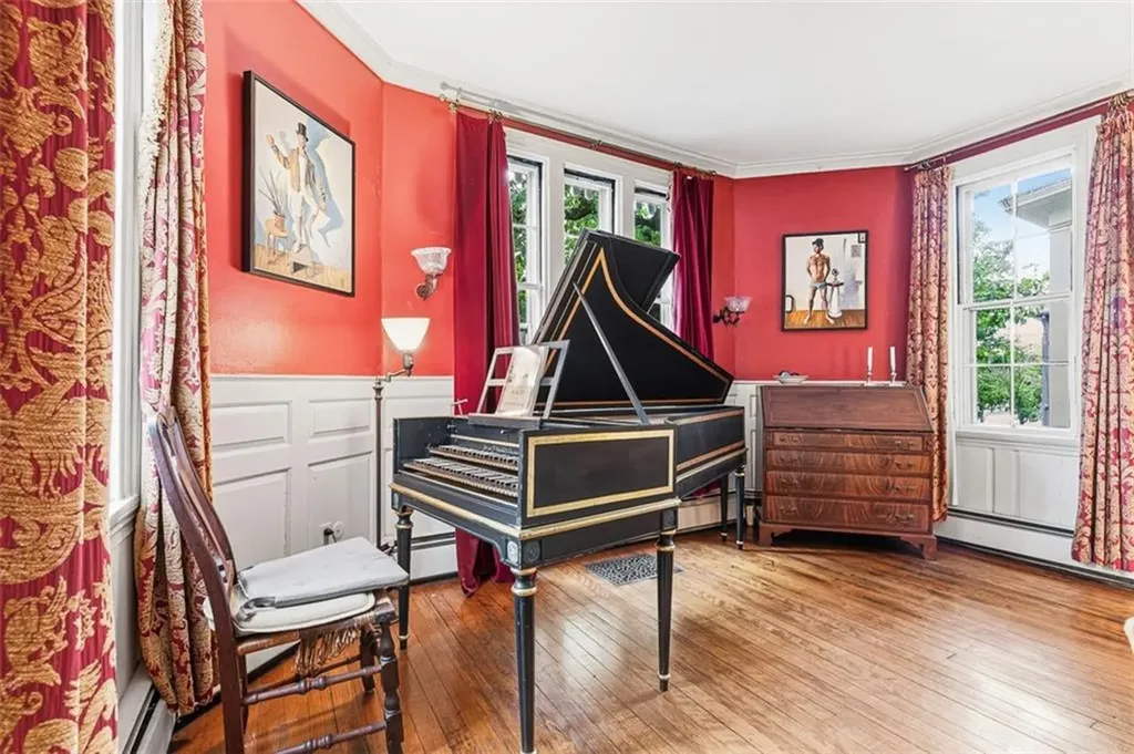 207 Williams Street Providence RI 02906