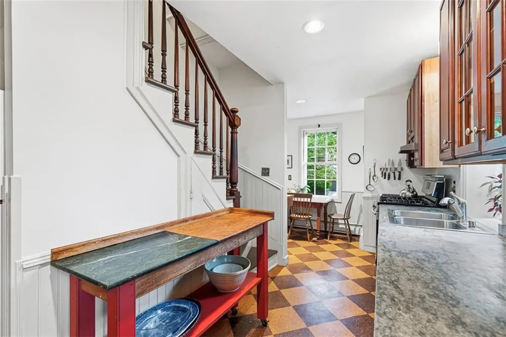 207 Williams Street Providence RI 02906