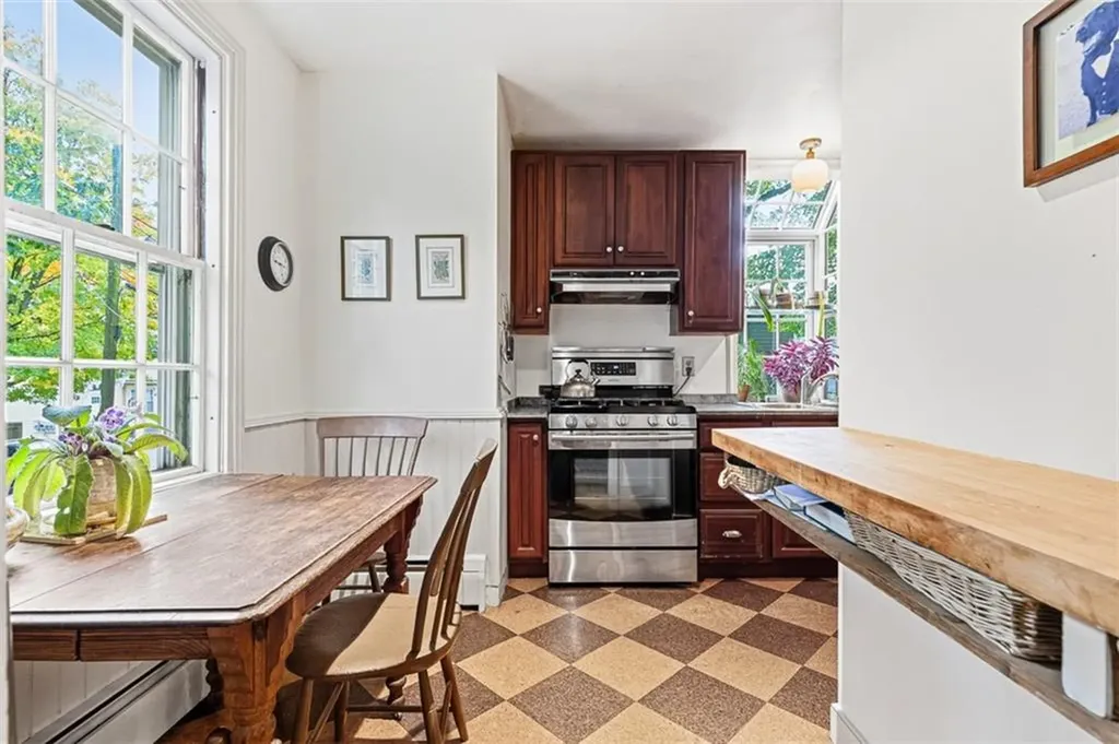 207 Williams Street Providence RI 02906