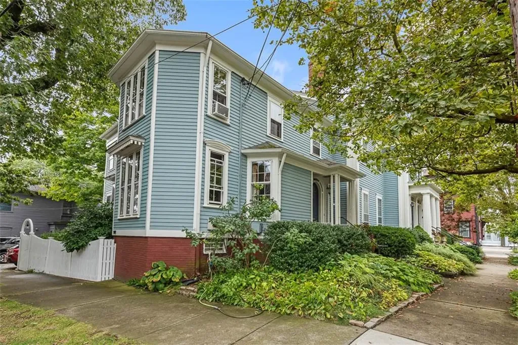 207 Williams Street Providence RI 02906