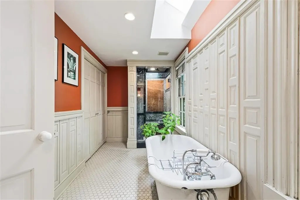 207 Williams Street Providence RI 02906