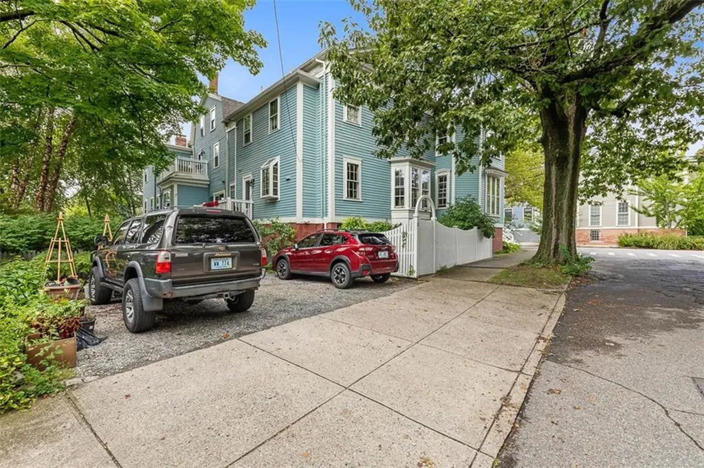 207 Williams Street Providence RI 02906