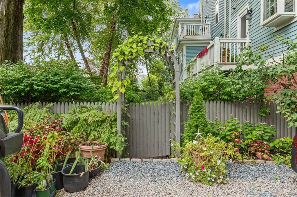 207 Williams Street Providence RI 02906