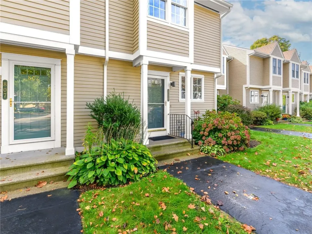 735 Willet Avenue East Providence RI 02915