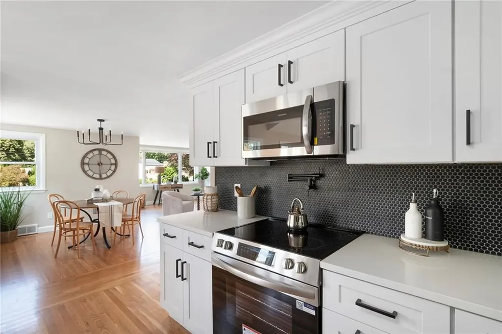 81 Redwood Drive Cranston RI 02920