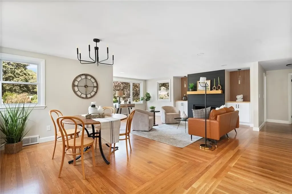 81 Redwood Drive Cranston RI 02920