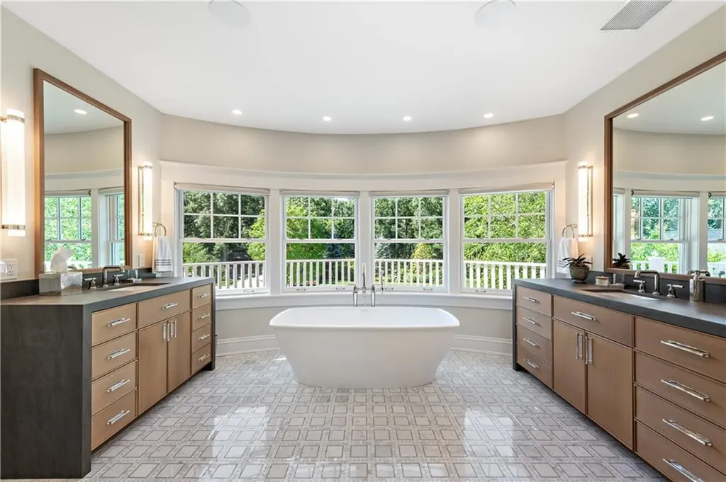 42 Thornton Way North Kingstown RI 02852