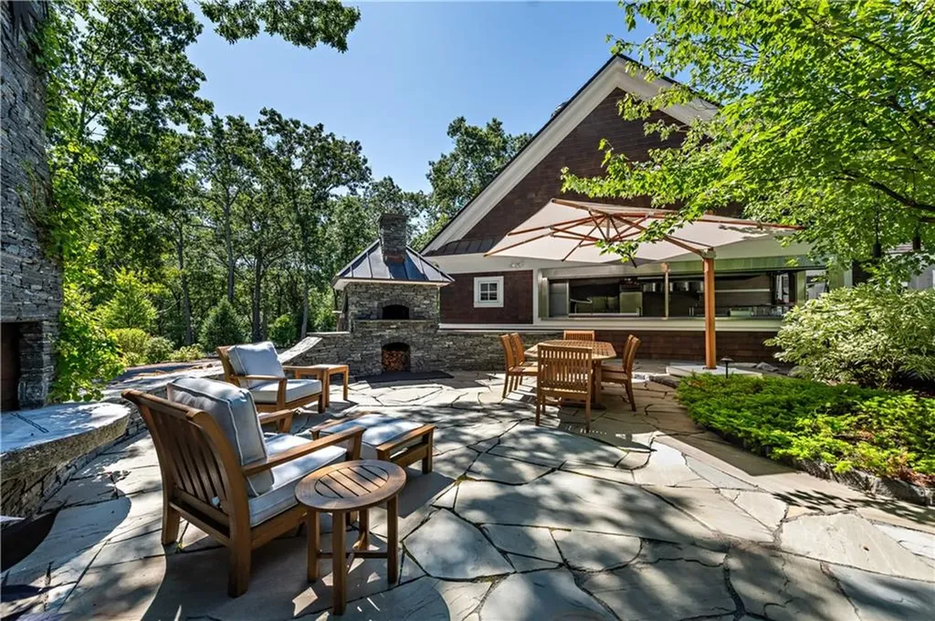 42 Thornton Way North Kingstown RI 02852