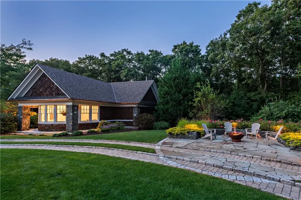 42 Thornton Way North Kingstown RI 02852