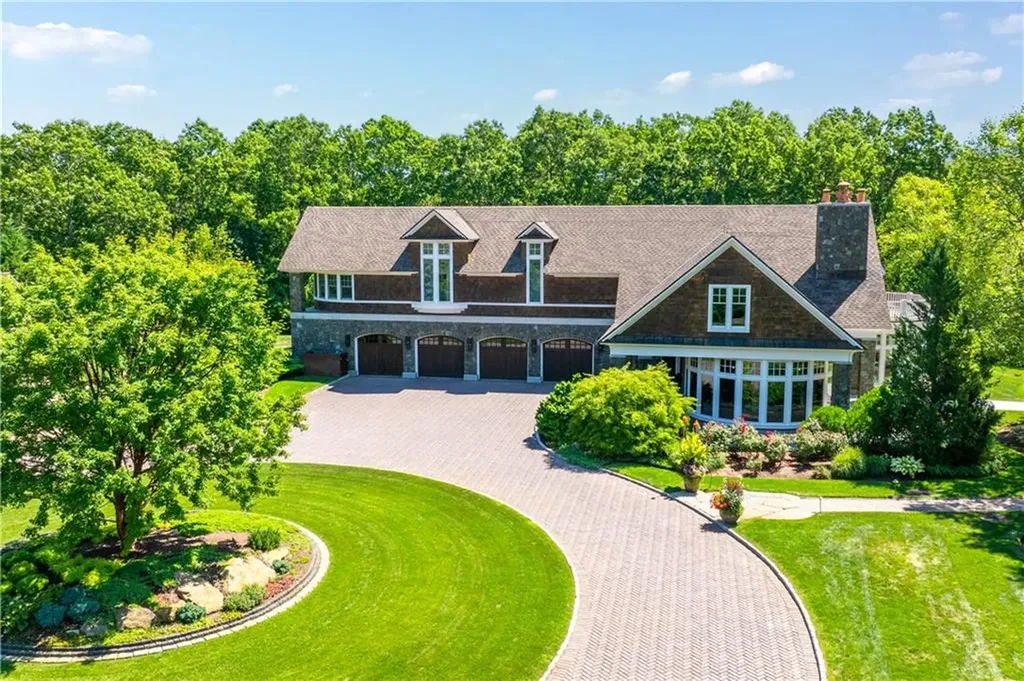 42 Thornton Way North Kingstown RI 02852