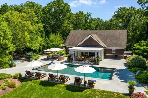 42 Thornton Way North Kingstown RI 02852