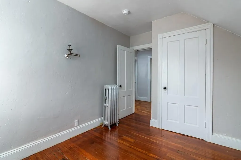 181 Summit Street East Providence RI 02914